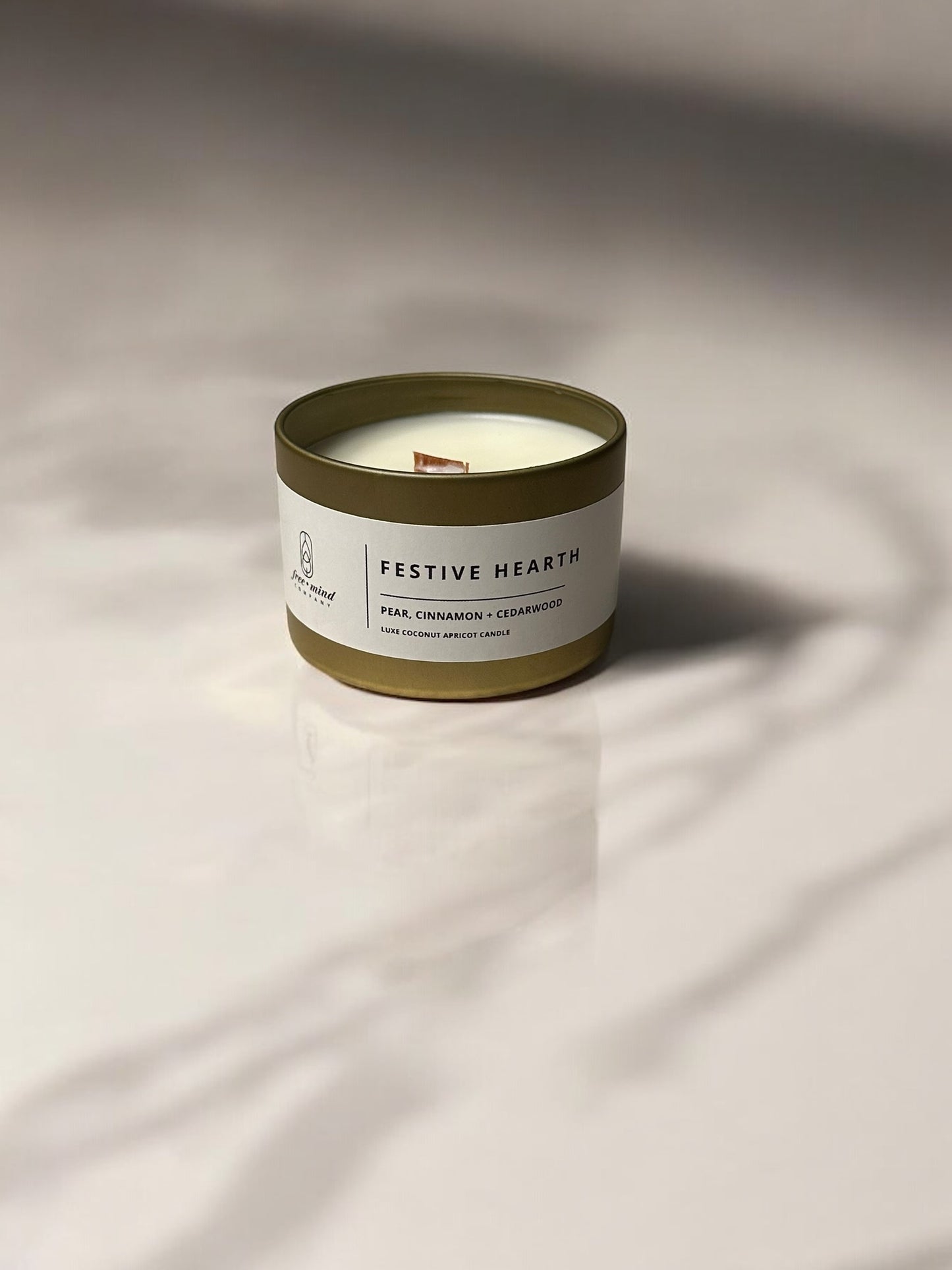 Festive Hearth (Pear, Cinnamon + Cedarwood)